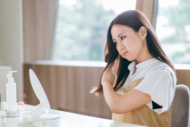 ホテル勤務 身だしなみ 髪型 メイク