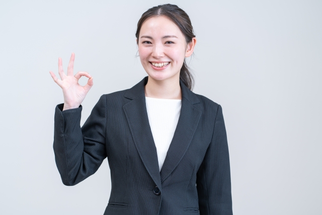 ホテル勤務 身だしなみ 髪型 メイク