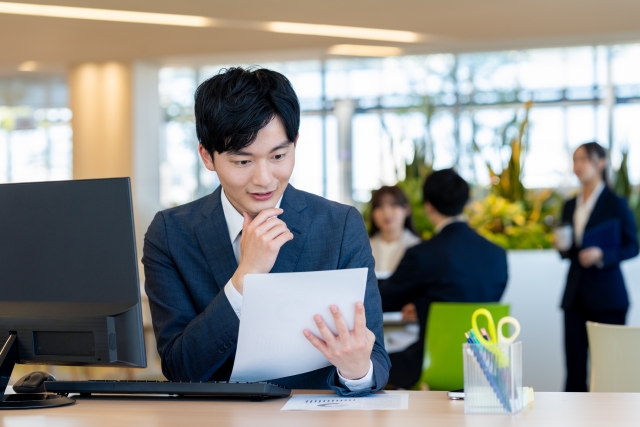 特定技能　定期届出